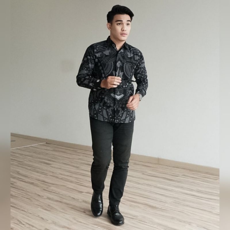 Kemeja Batik Pria Anyar Lengan Panjang Casual Modern Modis Men in Black Hitam Manis Size M L XL XXL Batik Pria Kantor Soloan