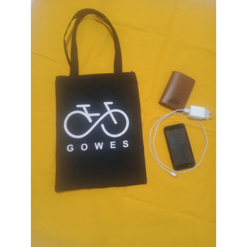 [ RESLETING ] TOTEBAG GOWES