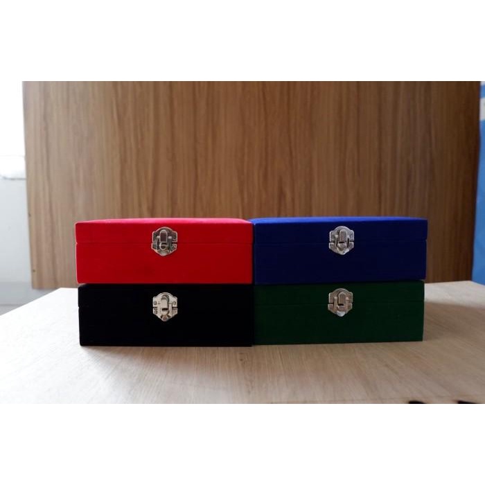 

Box File | Box Plakat - Box Bludru - Kotak Plakat