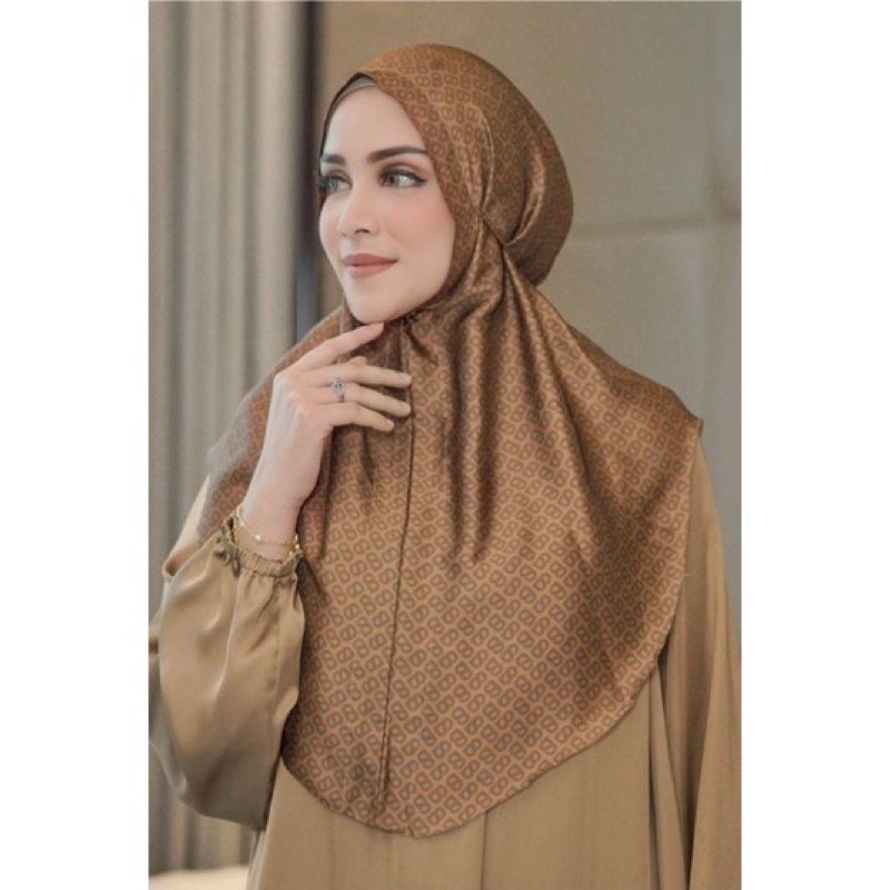 Tapis slip on buttonscarves in rust