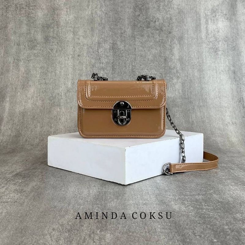 TAS SELEMPANG AMINDA COKSU, BLACK dan CREAM