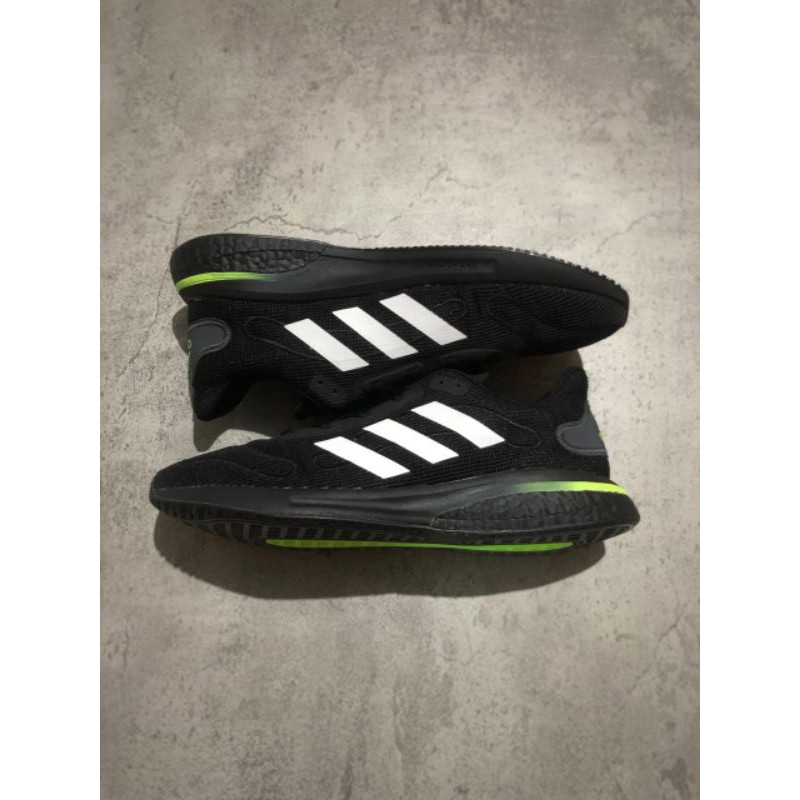 

*ADIDAS SUPERNOVA BOOST BLACK STRIP WHITE/STABILO*