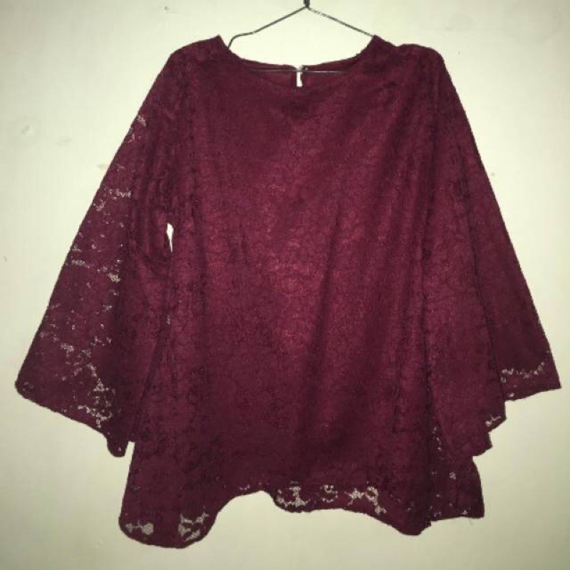 [ PRELOVED ] BLOUSE BROKAT MAROON SIZE M