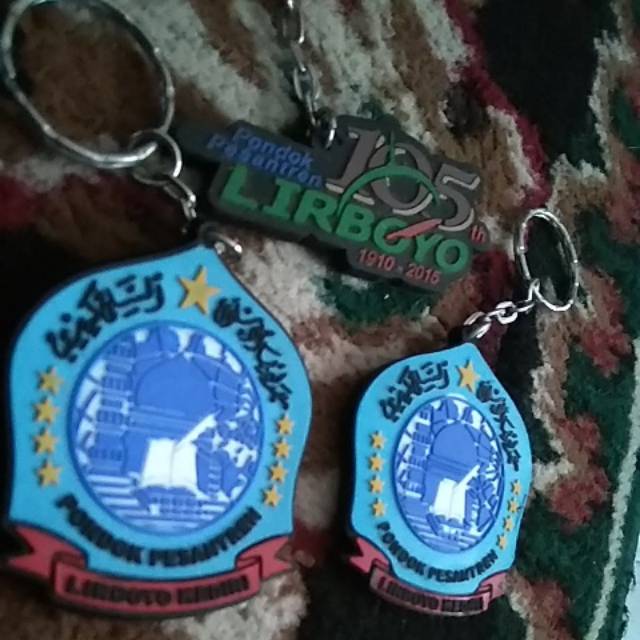 Gantungan kunci pondok pesantren Lirboyo