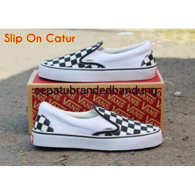 sepatu vans slip on