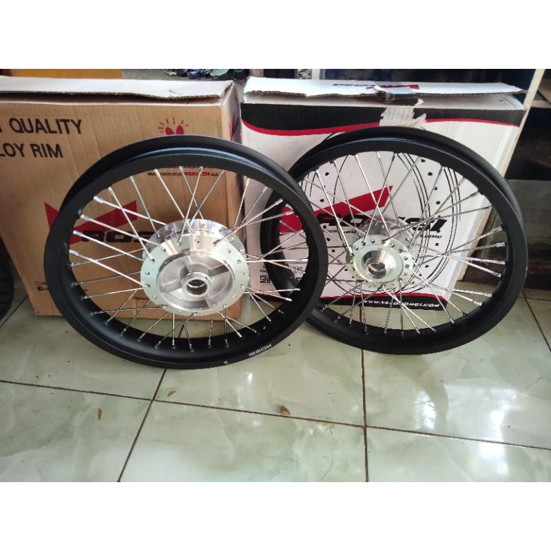 velg paketan Vixion old/new tapak lebar 185/160x17 siap pasang