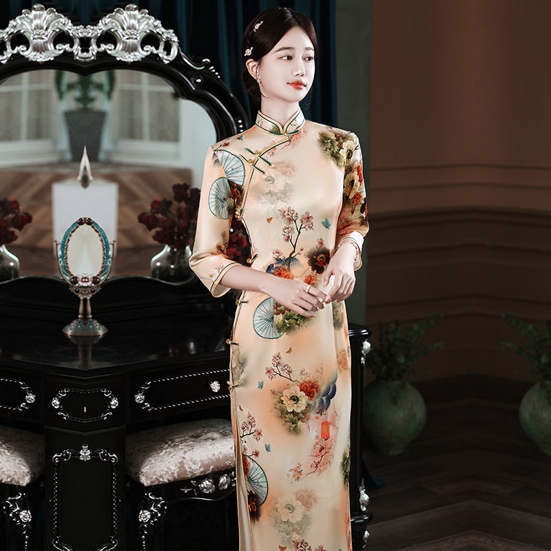 2022 new silk cheongsam long dress warlord wife Chinese style fashion show retro improved female aut