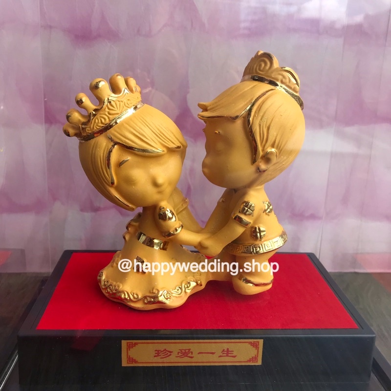 (WA039) Patung Couple Kerajaan / Patung Pajangan Sangjit Couple / Patung Emas Sangjit Wedding Box mi