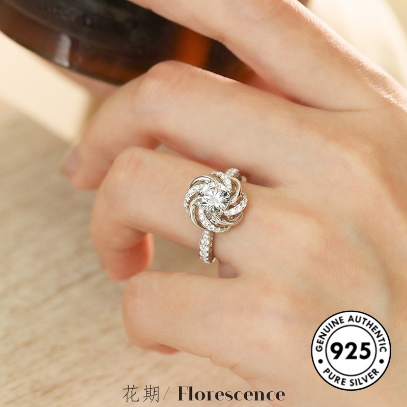 Cincin Desain Bunga Aksen Berlian Bahan S925 Silver Untuk Wanita