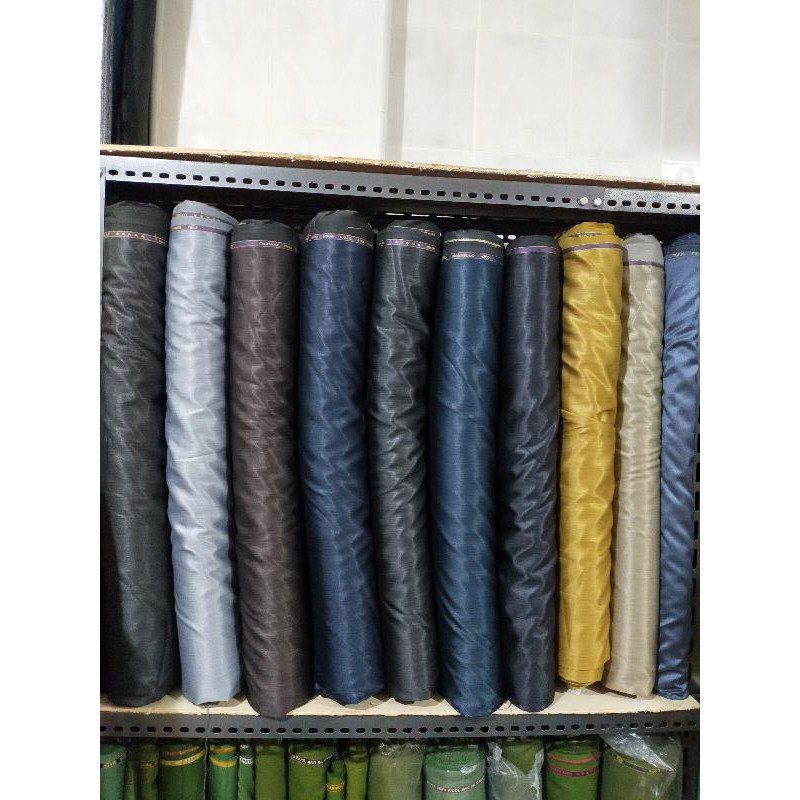 kain celana dan jas mengkilap wool Brunello impor