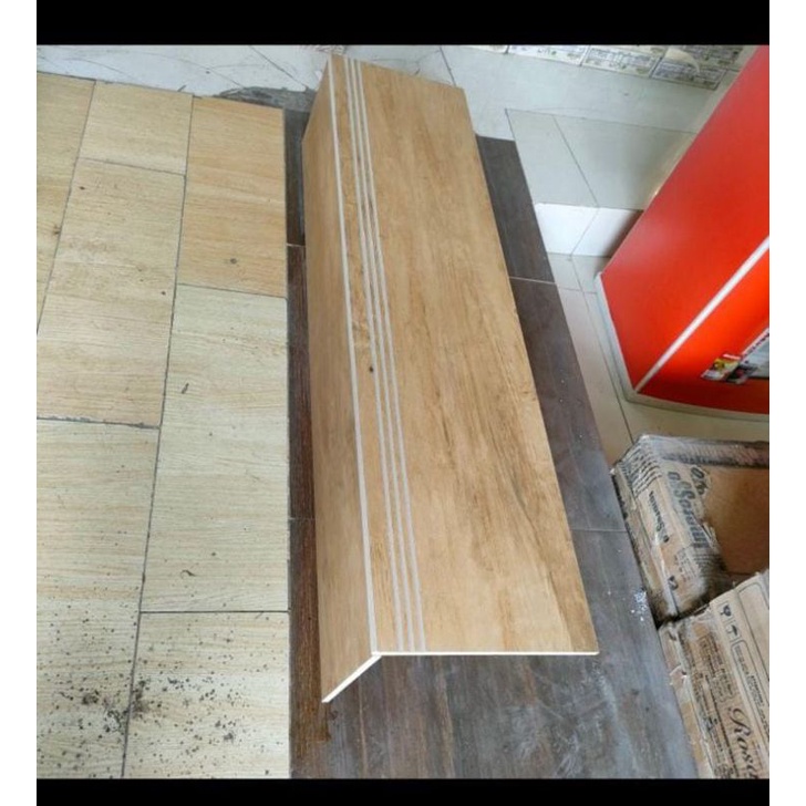 Granit anak tangga 30x90 20x90 motip kayu Essenza