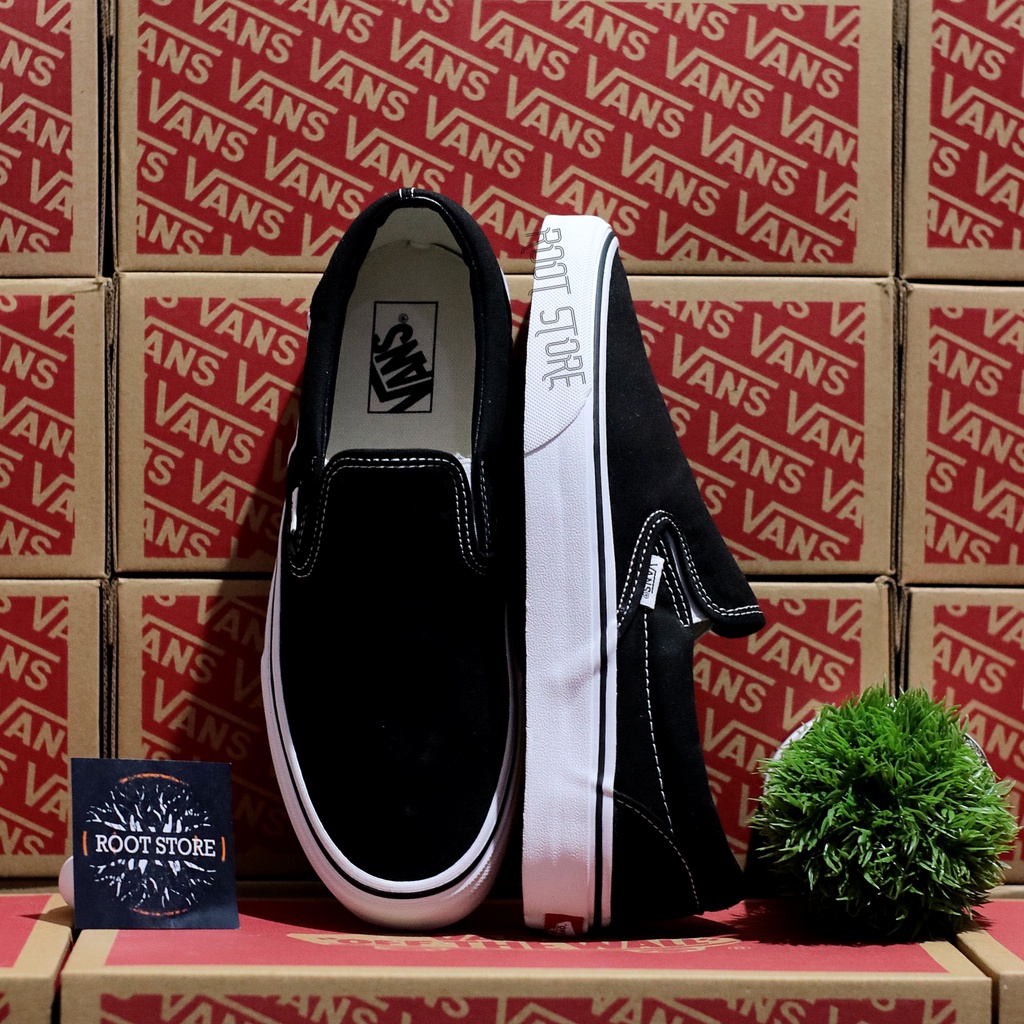 100% BNIB Sepatu Slip On Black White Classic / Sneakers Slip On Hitam Putih