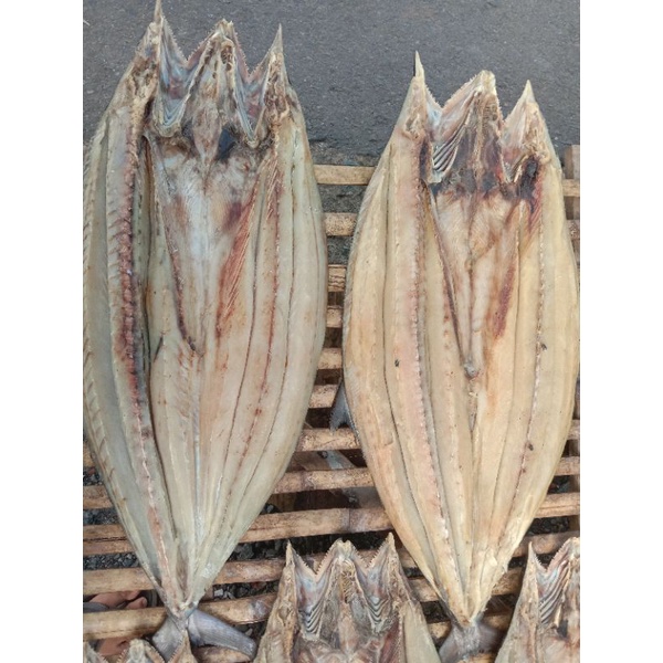 

Ikan Asin Tenggiri 1000 gram (1kg)
