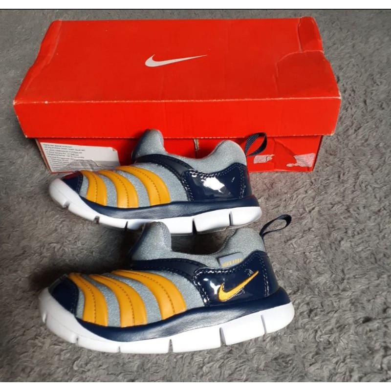 Sepatu Nike Dynamo Anak Navy Preloved