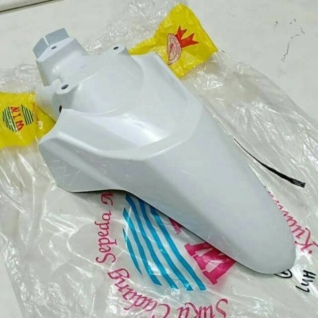 Spakbor depan beat karbu putih