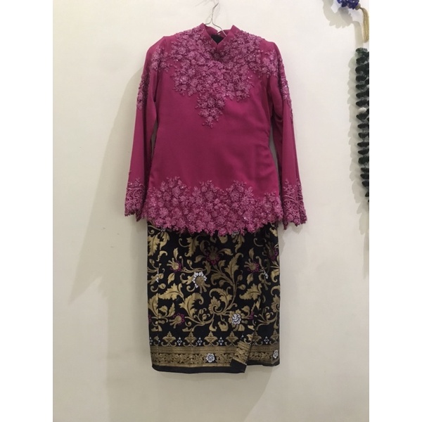 BAJU PESTA / WISUDA / DRESS WANITA [BEKAS PAKAI]