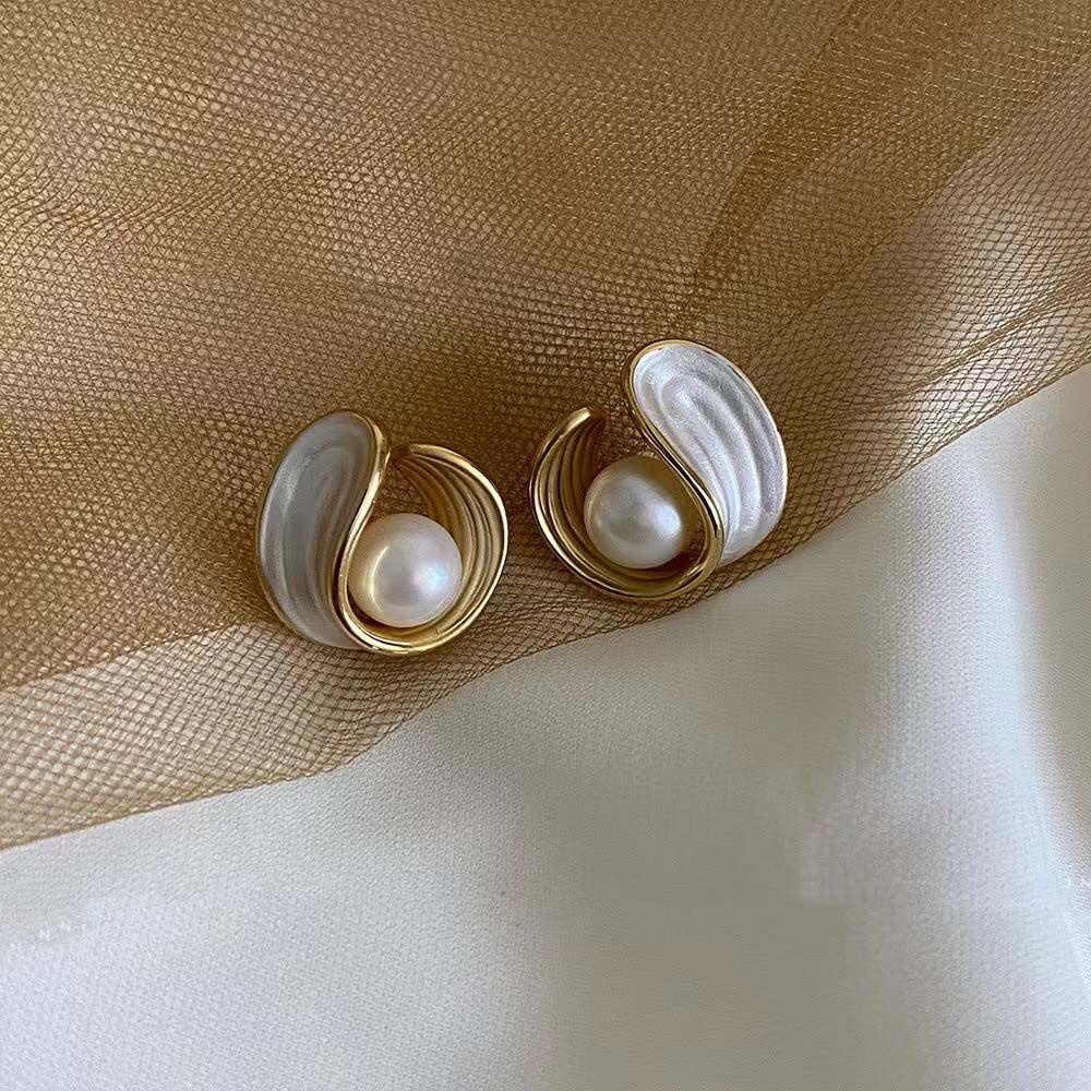 Mxbeauty Anting Stud Ringan Mewah Vintage Hadiah Mutiara Imitasi Perempuan Geometris Korea Ear Stud