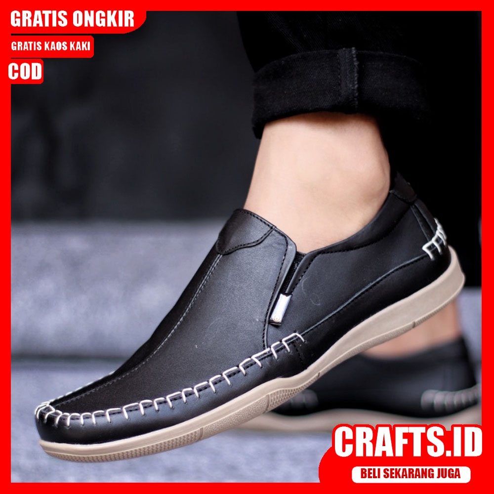 CRAFTS X DIVOC Sepatu Slip On Pria Kulit Asli Sepatu Pria Casual Pantofel Semi Formal Kerja Kantor