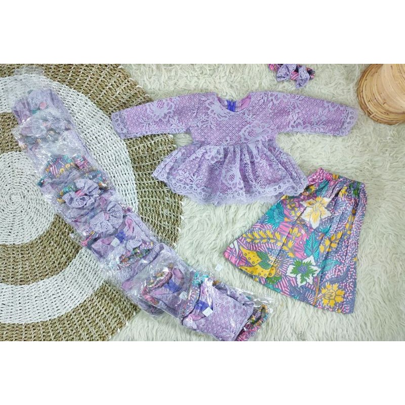 SETELAN KEBAYA ANAK PEREMPUAN / KEBAYA BROKAT / KEBAYA BATIK ANAK