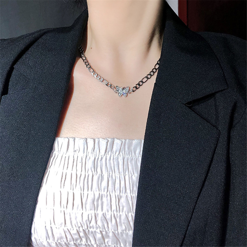 【COD Tangding】Diamond Butterfly Choker Light Luxury Small Crowd Slimmer Clavicle Necklace