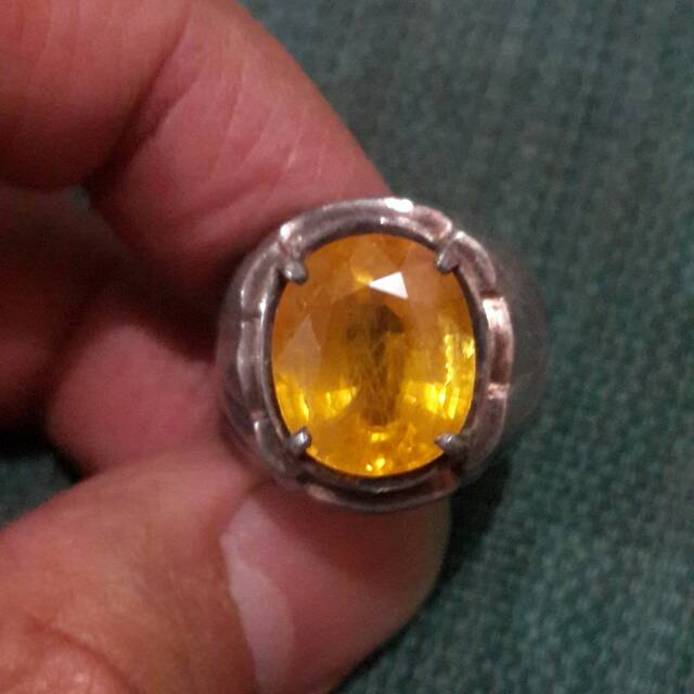 Safir Kuning Yellow Saphire