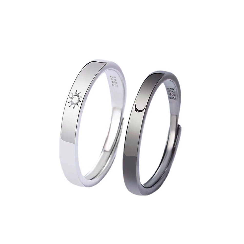 2pcs Cincin Pasangan Model Terbuka Adjustable Desain Matahari / Bulan Untuk Pria / Wanita