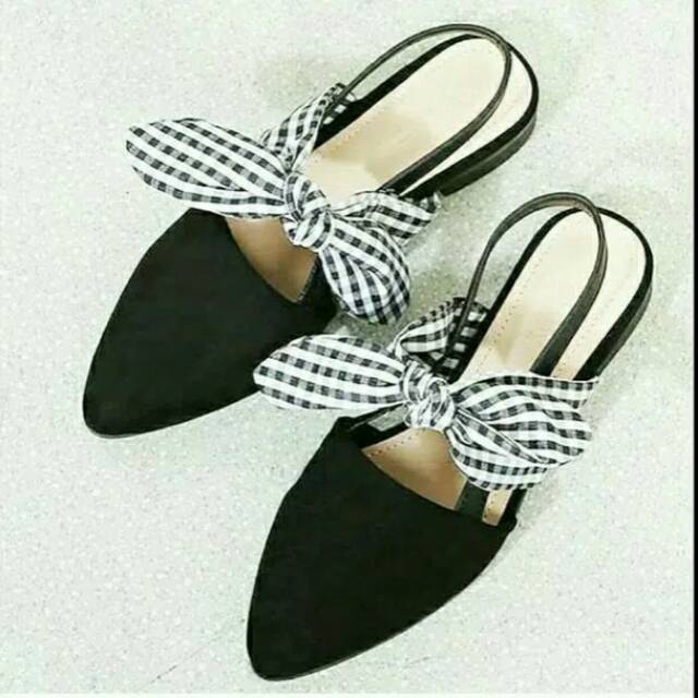 

Flatshoes Pita Kotak