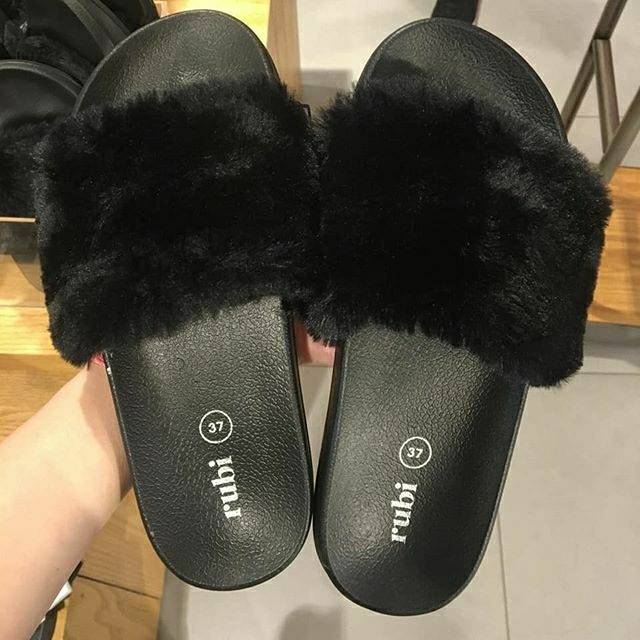 sandal bulu h&m