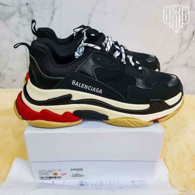 harga sneakers balenciaga ori