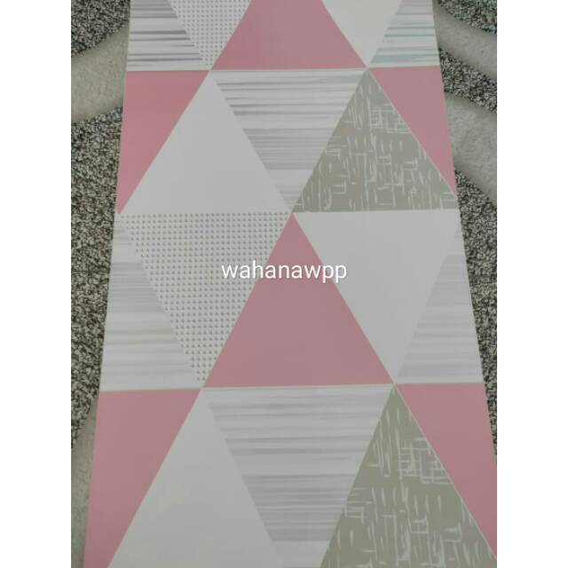 Wallpaper stiker  motif  Segitiga Pink 45 cm x 10 meter 