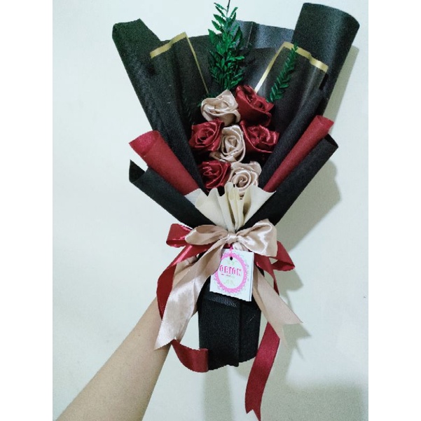 Bucket bunga murah/ bunga kertas/bunga satin/ bunga asli/ bucket bunga palsu/ bunga murah bekasi/;bu