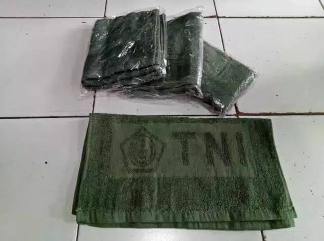 handuk hijau TNI kecil/handuk army military tactical airaoft outdoor