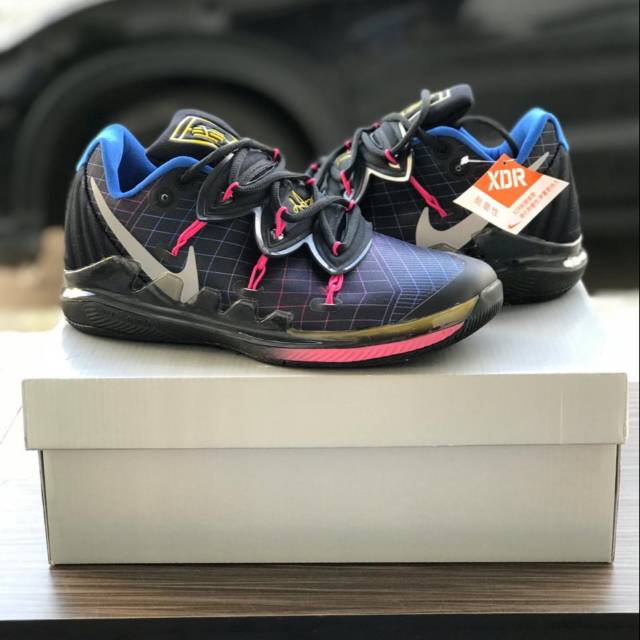 SEPATU BASKET KYRIE 5 LOW ALLSTAR