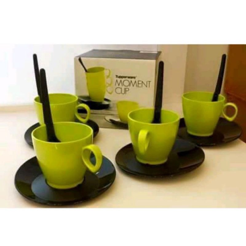Cangkir Set Plastik Moment Cup
