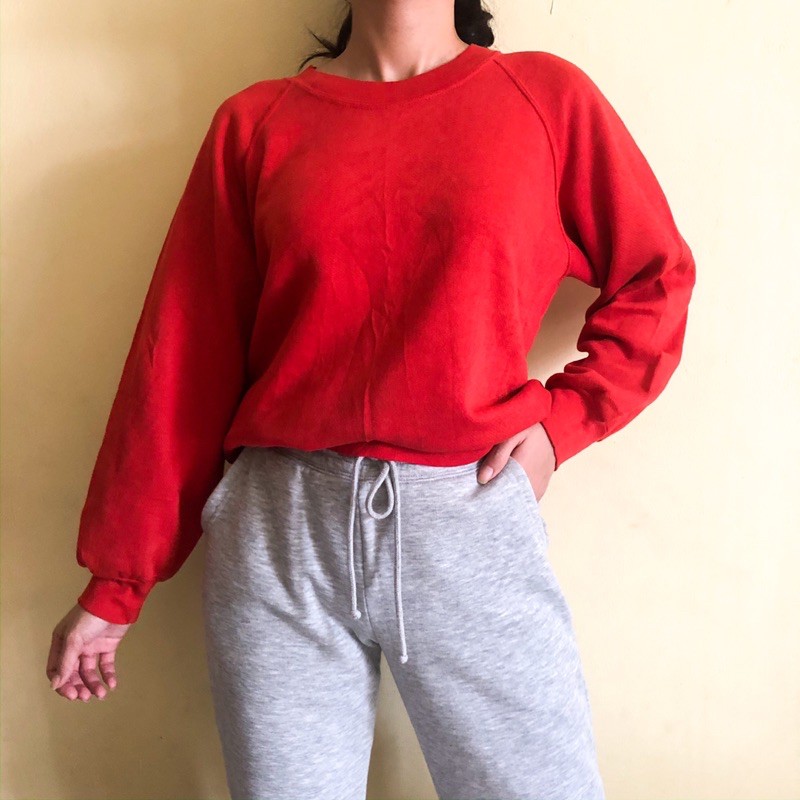Thrift Red Crewneck tangan balon / Red sweater tangan balon