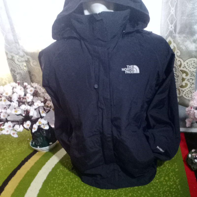 The North Face ( TNF ) Hyvent Jacket