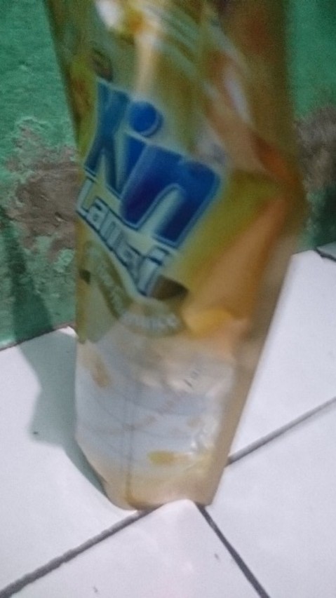 So Klin Lantai Sensasi Fine Fragrance Moment In Gold 800 Ml