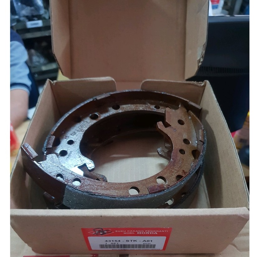Parking Brake Shoe - Kampas Rem Tangan Tromol Belakang Honda Honda CRV CR-V RE Gen.3 2007 2008 2009