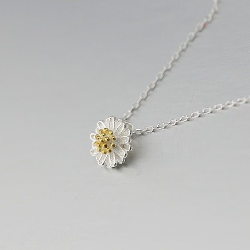 [Ready Stock]Fashion Personality Little Daisy Necklace Cute Pendant