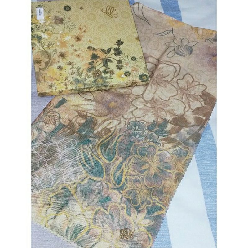 Crayola Scarf Heaven lights