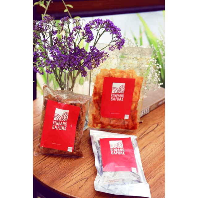

Keripik balado dan aneka rendang kering