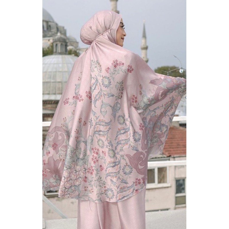 BUTTONSCARVES TOPKAPI Prayer Robe