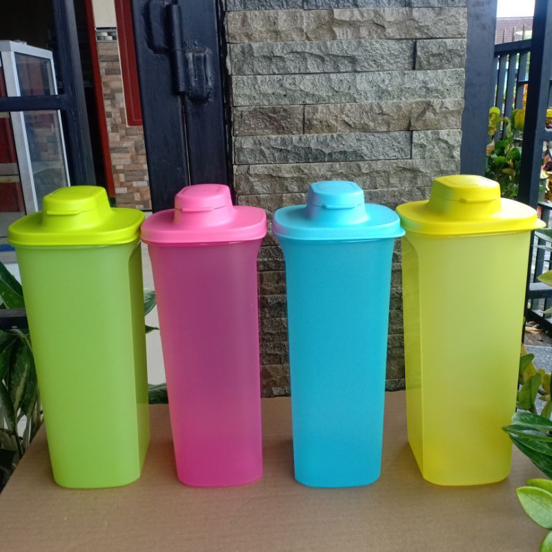 Botol minum kulkas slimline new 2 liter tuperware corong lebar ( 1 pcs )