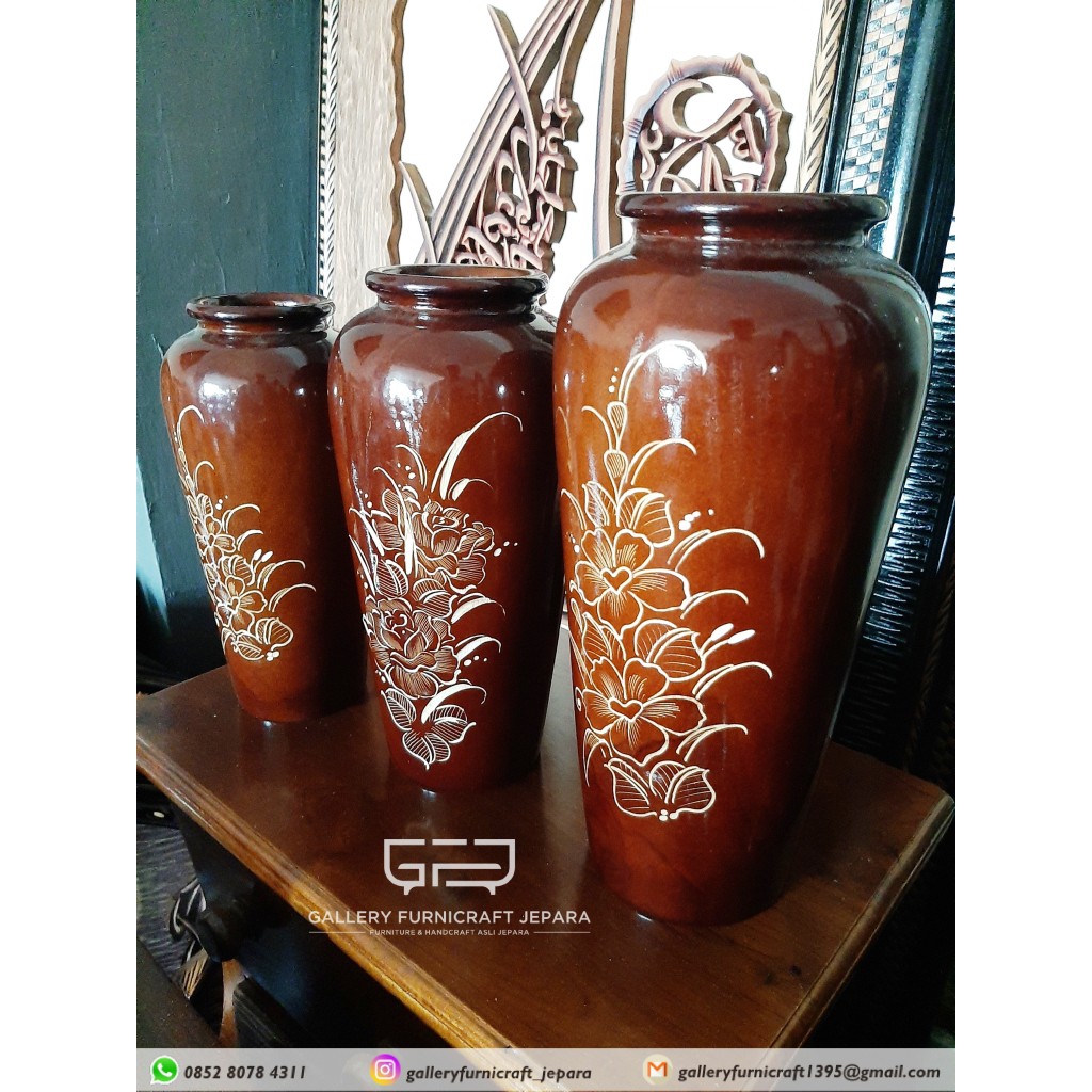 Vas Guci Kayu Jati Isi 3 Motif Bunga
