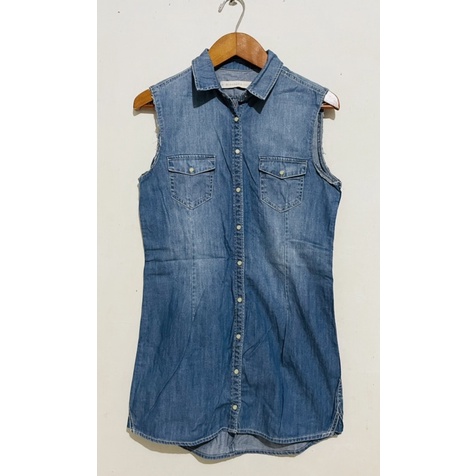Kemeja Jeans Tanpa Lengan Giordano