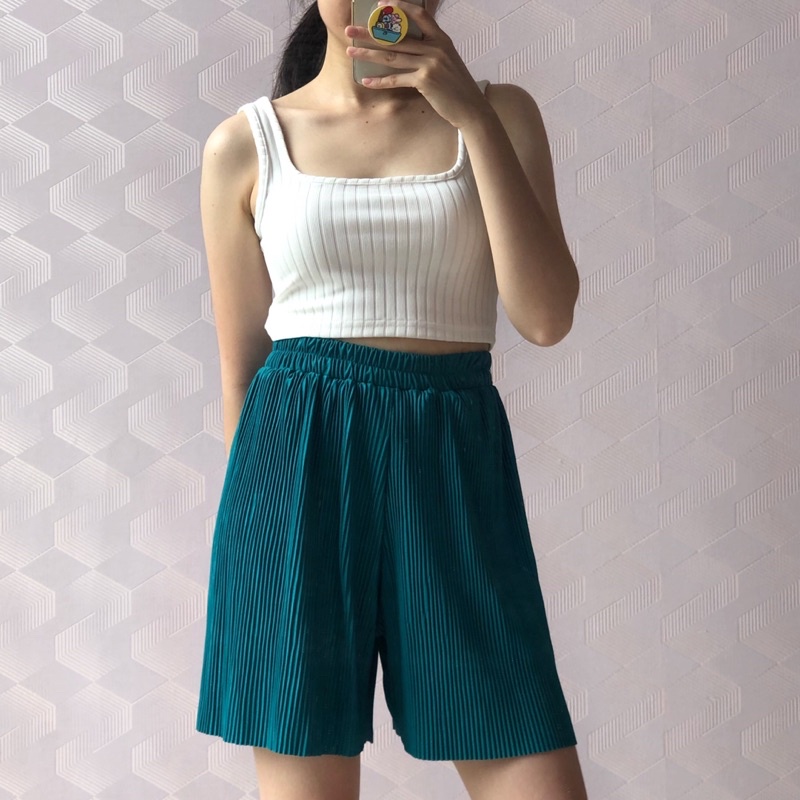 LUNA PLEATED SHORTS / Celana Pendek Pleats Plisket Lidi Nagita