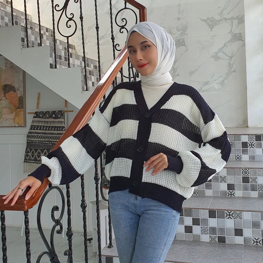 Cardigan Claudine Blaster Outher Rajut kancing Gaya Casual