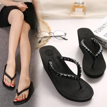 RD 008 SANDAL WEDGES JEPIT PIRAMID / SANDAL WEDGES JEPIT STUDE