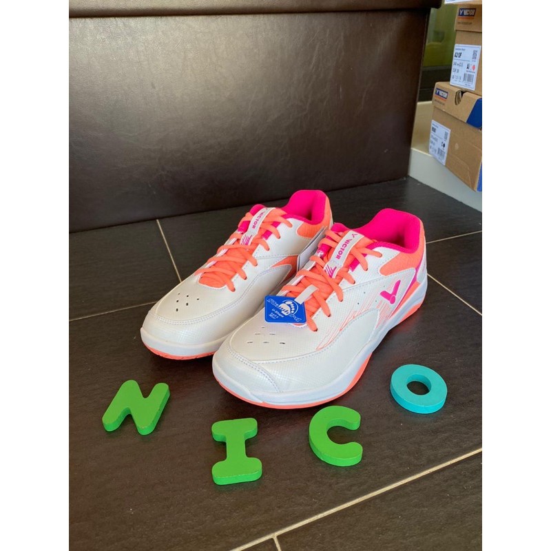 Sepatu Victor A310 F