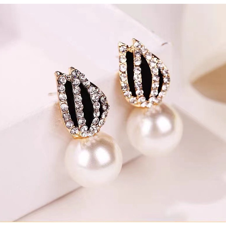 (Hello Girl)E08 Anting Wanita Model Tusuk Permata Gaya Korea Import-E08 Daun Putih